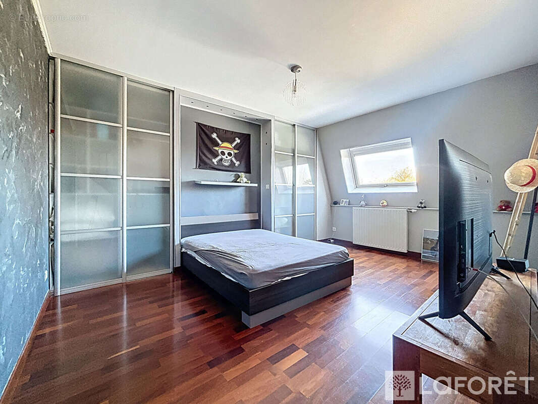 Maison à LA CHAPELLE-D'ARMENTIERES