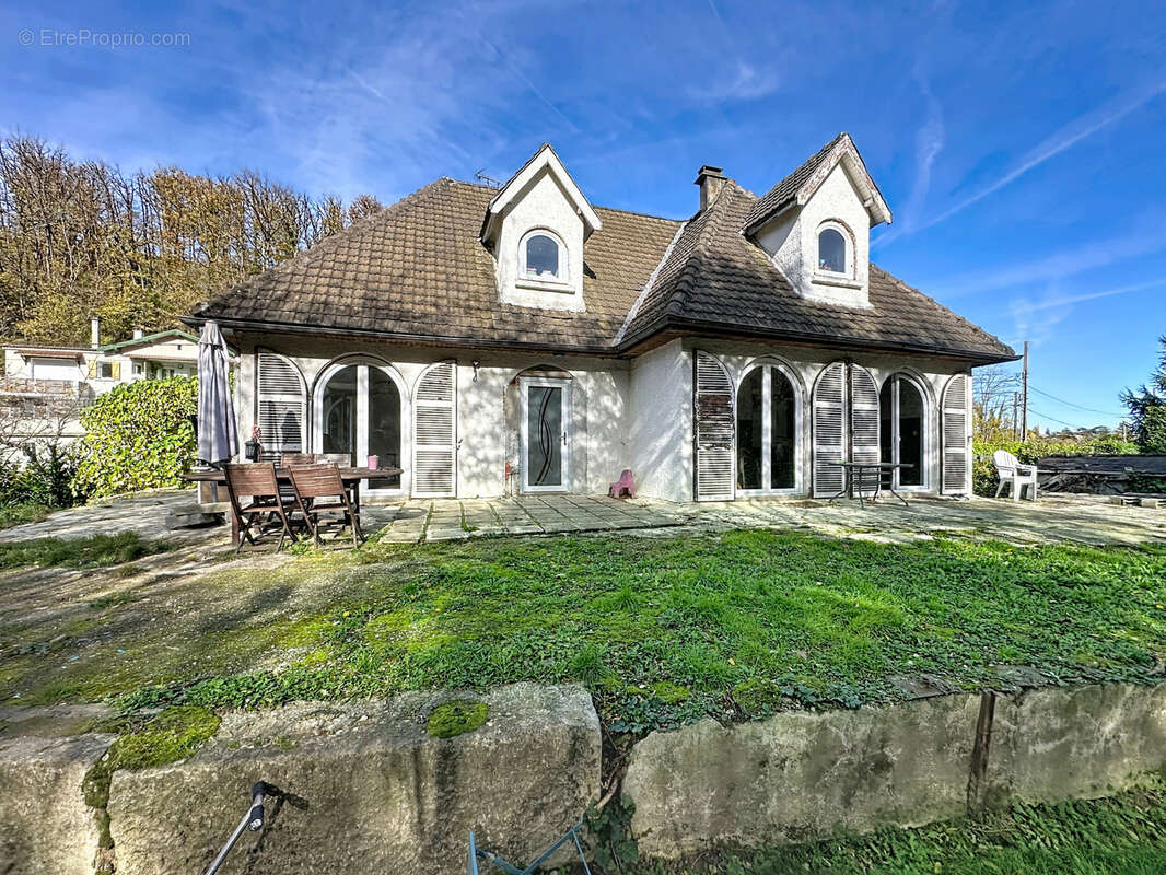 Maison à TASSIN-LA-DEMI-LUNE