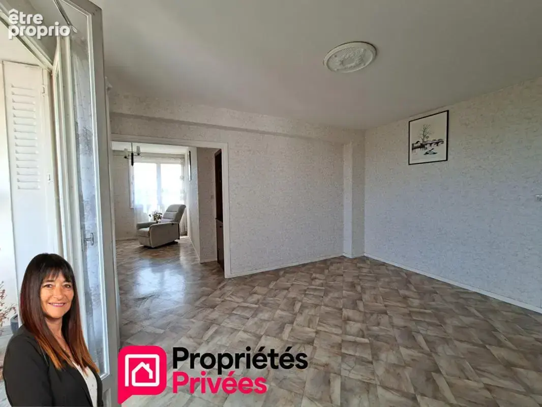 Roanne centre T5 avec balcon, vue dégagée et garage - photo 5