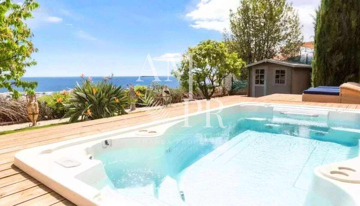 Maison à VALLAURIS