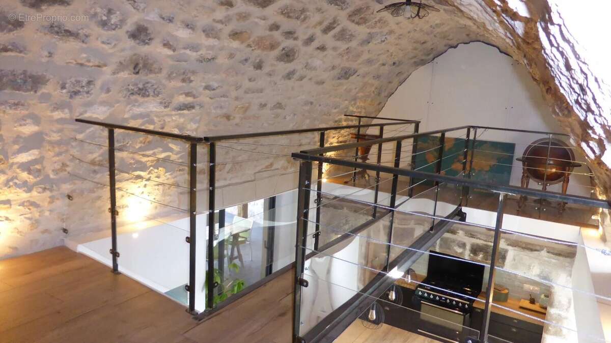 Maison à MOSTUEJOULS