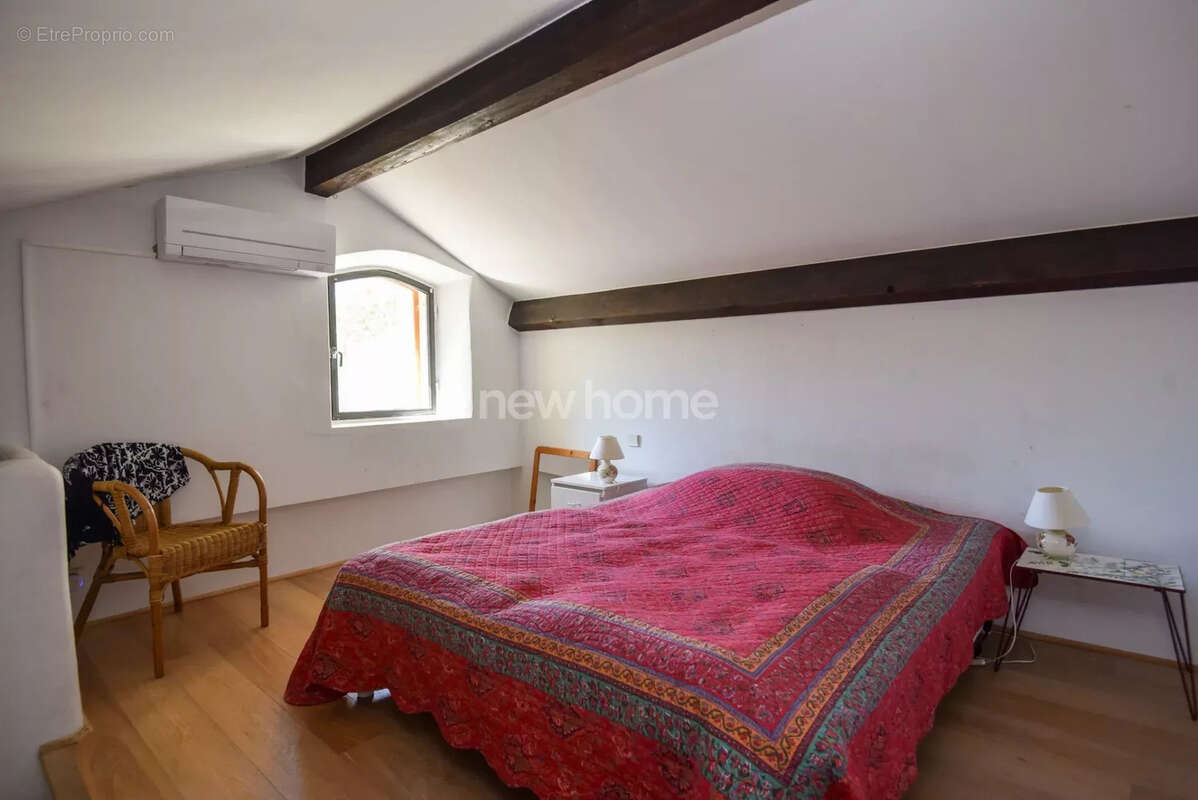 Maison à ENTRECASTEAUX