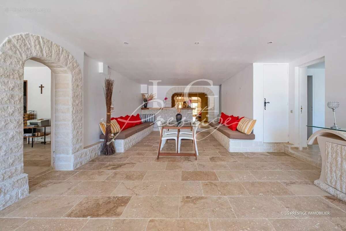 Villa avec Double Entrée – Idéale pour Deux Familles ou Investisseurs - photo 12