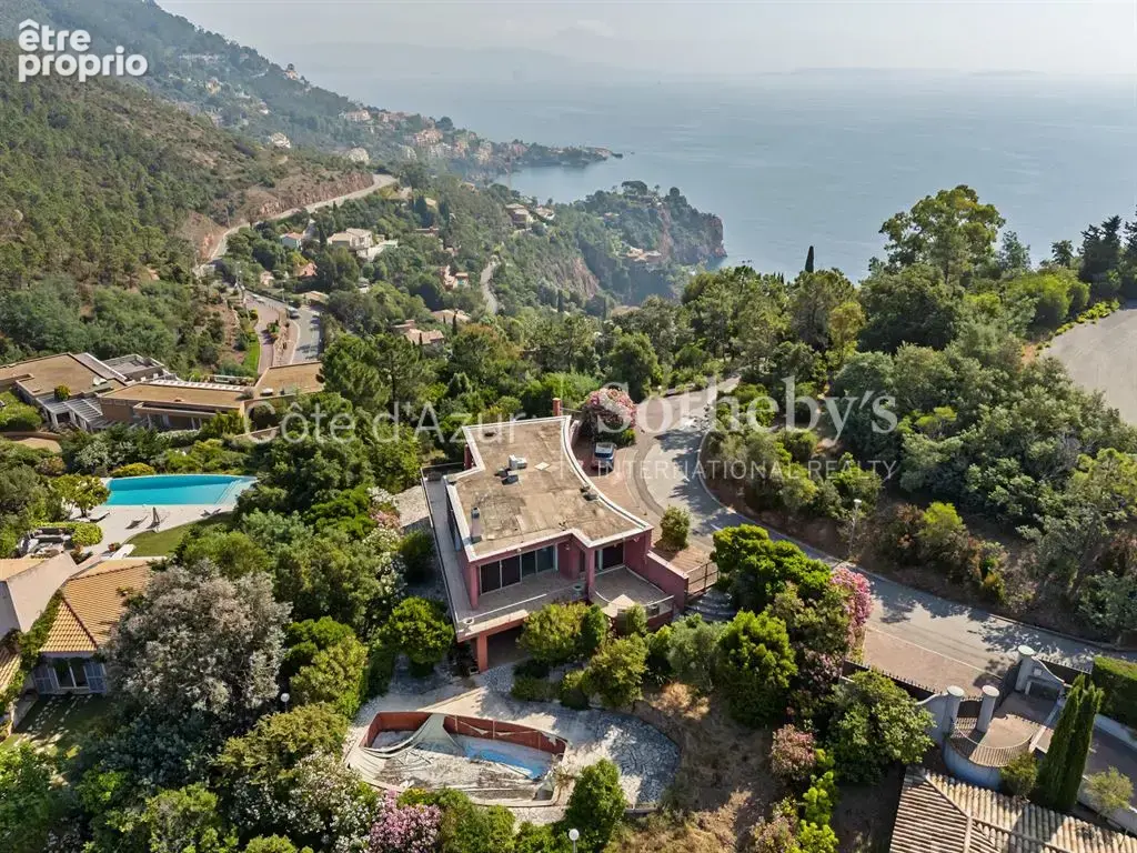 Théoule-sur-Mer: villa à rénover avec vue mer panoramique et projet approuvé - photo 18