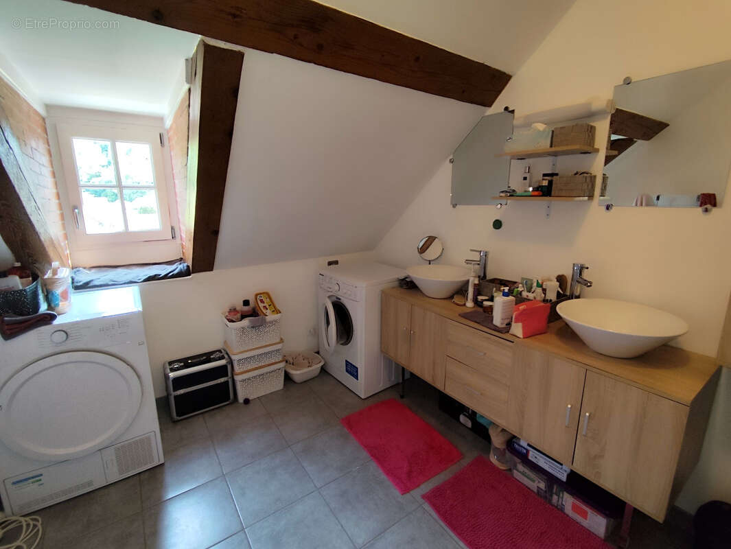 Appartement à CHAZEY-BONS