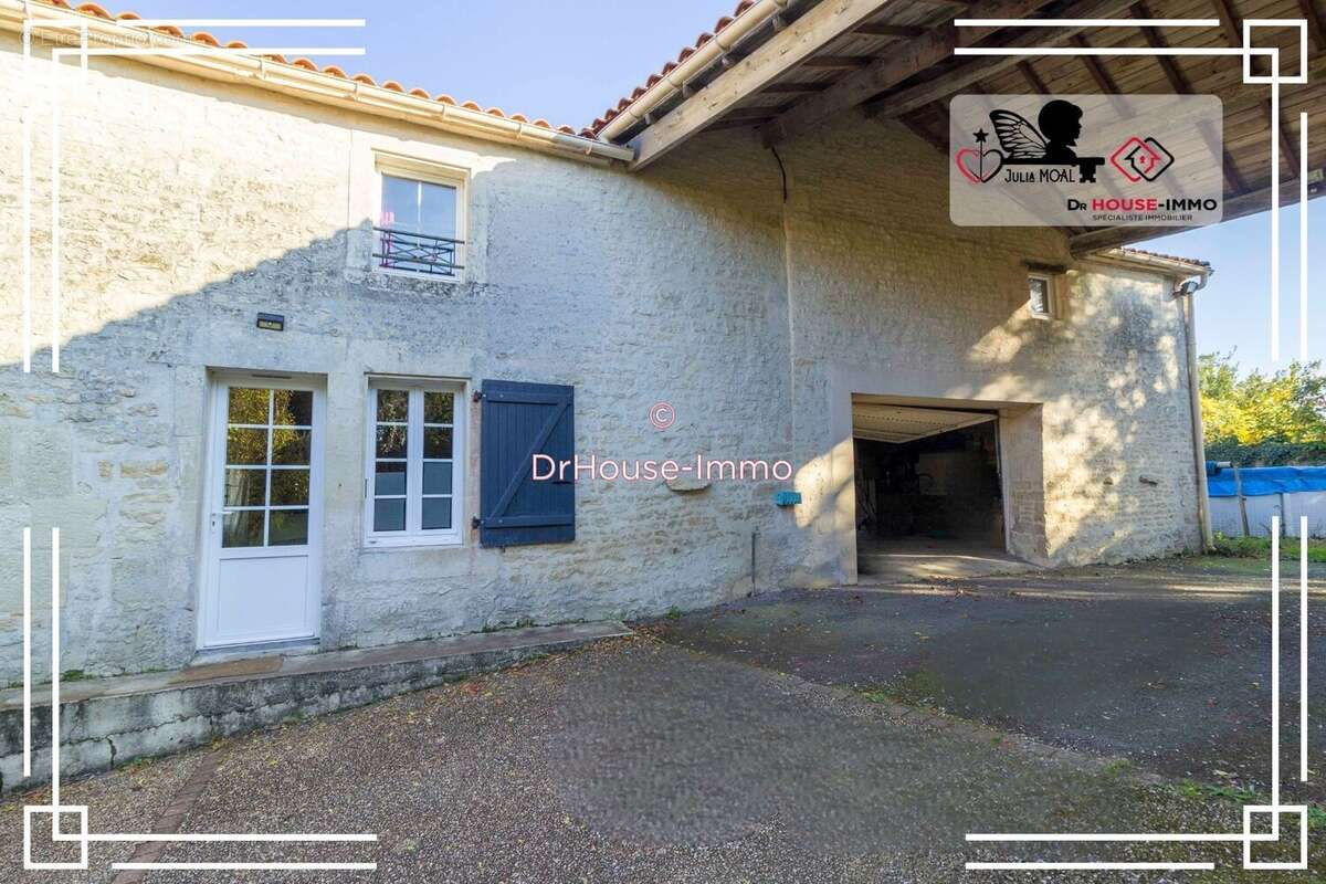 Maison à MOUZEUIL-SAINT-MARTIN