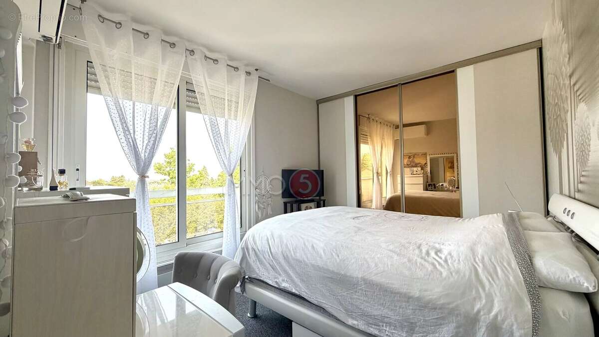 Appartement 76 m² à Le Raincy  - photo 9