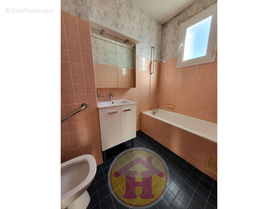 Maison à SAINT-JUNIEN