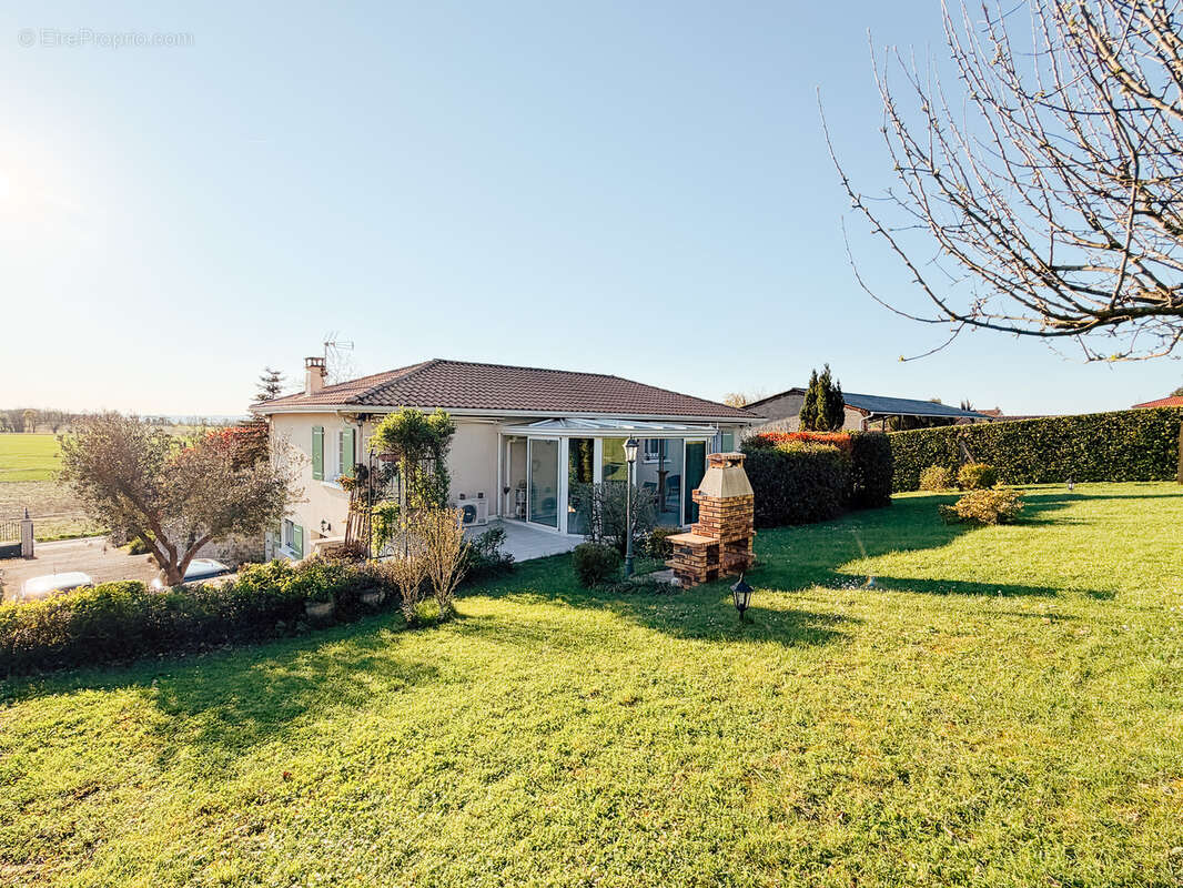 Maison à SAINT-AMANT-DE-BOIXE