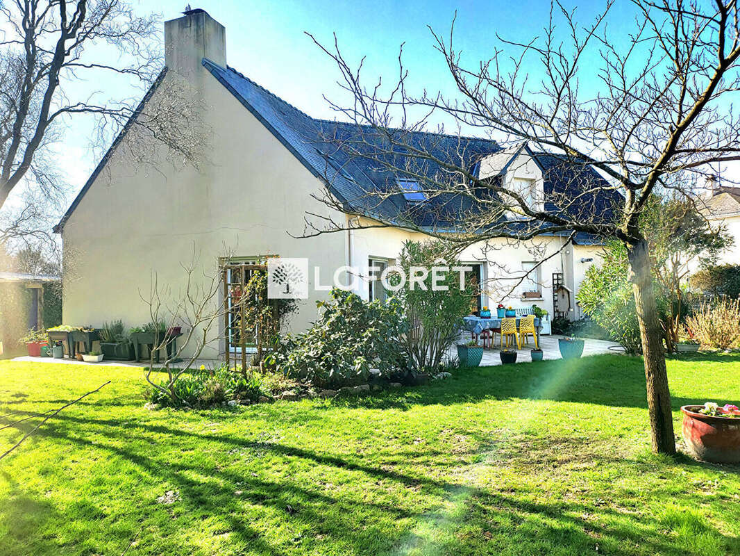 Maison familiale avec garage et  dépendance St Andre des Eaux - photo 3