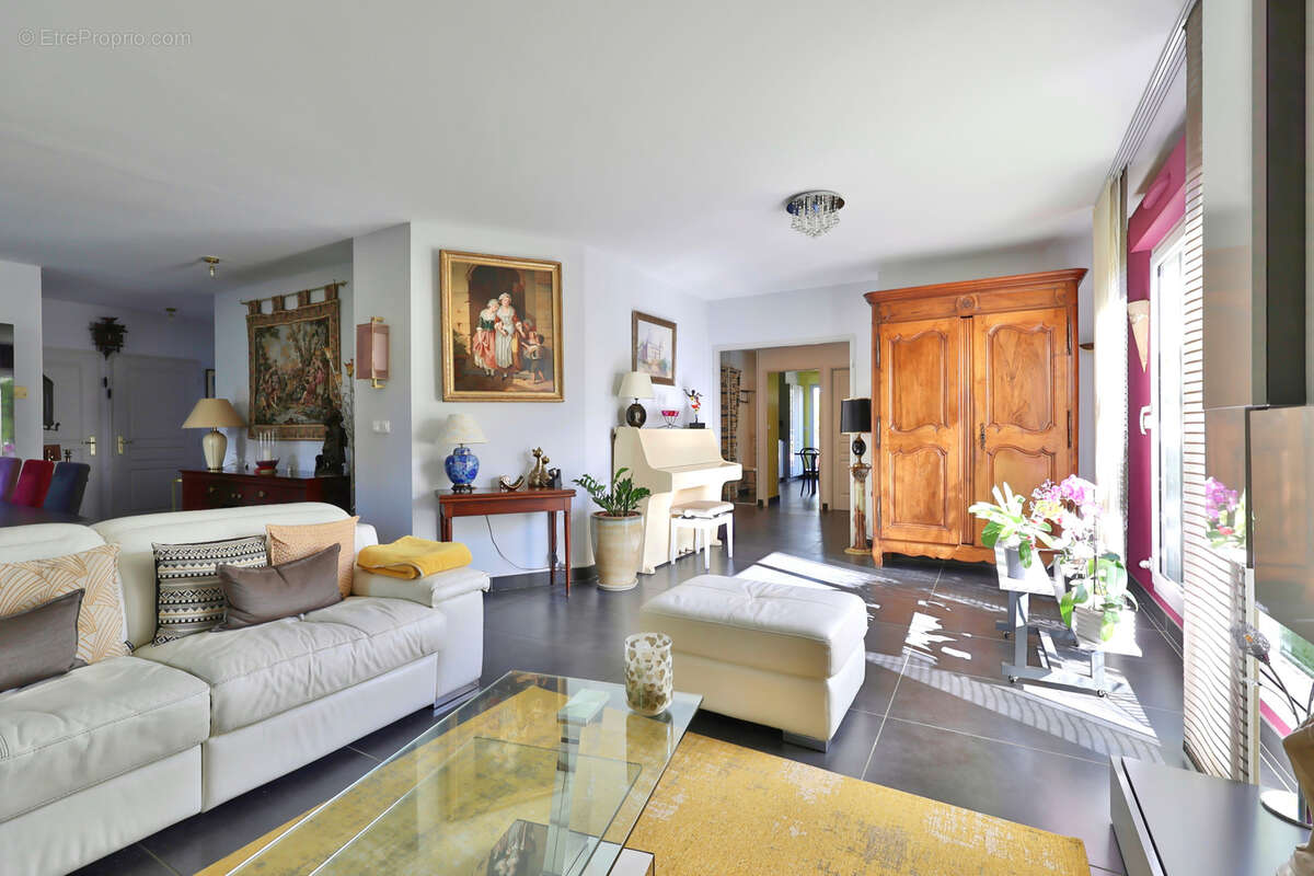 Appartement à TASSIN-LA-DEMI-LUNE