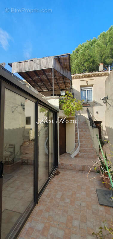 A vendre   CROIX DE FER Maison de ville de type 3 avec studio  et chambre indépendante,  Terrasses et garage - photo 16