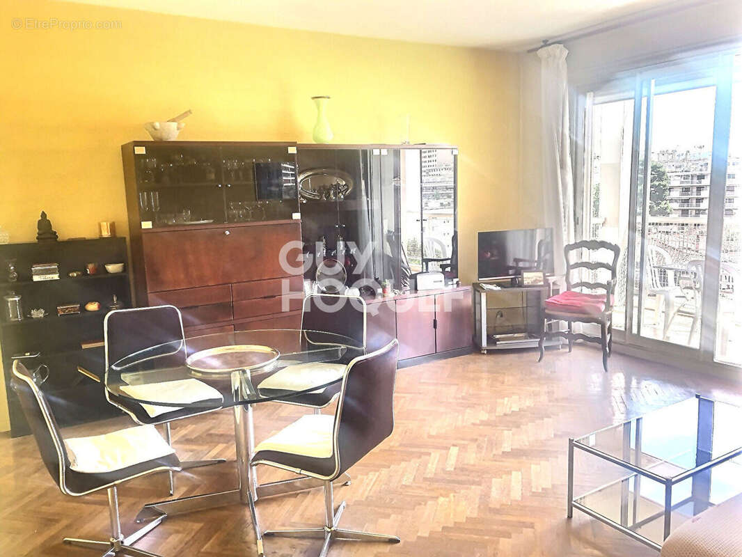 Appartement à MARSEILLE-8E