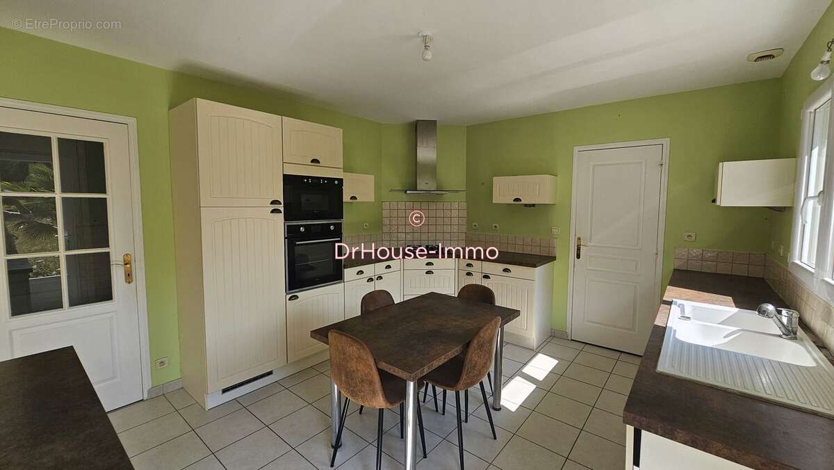 Maison à YVRE-L'EVEQUE