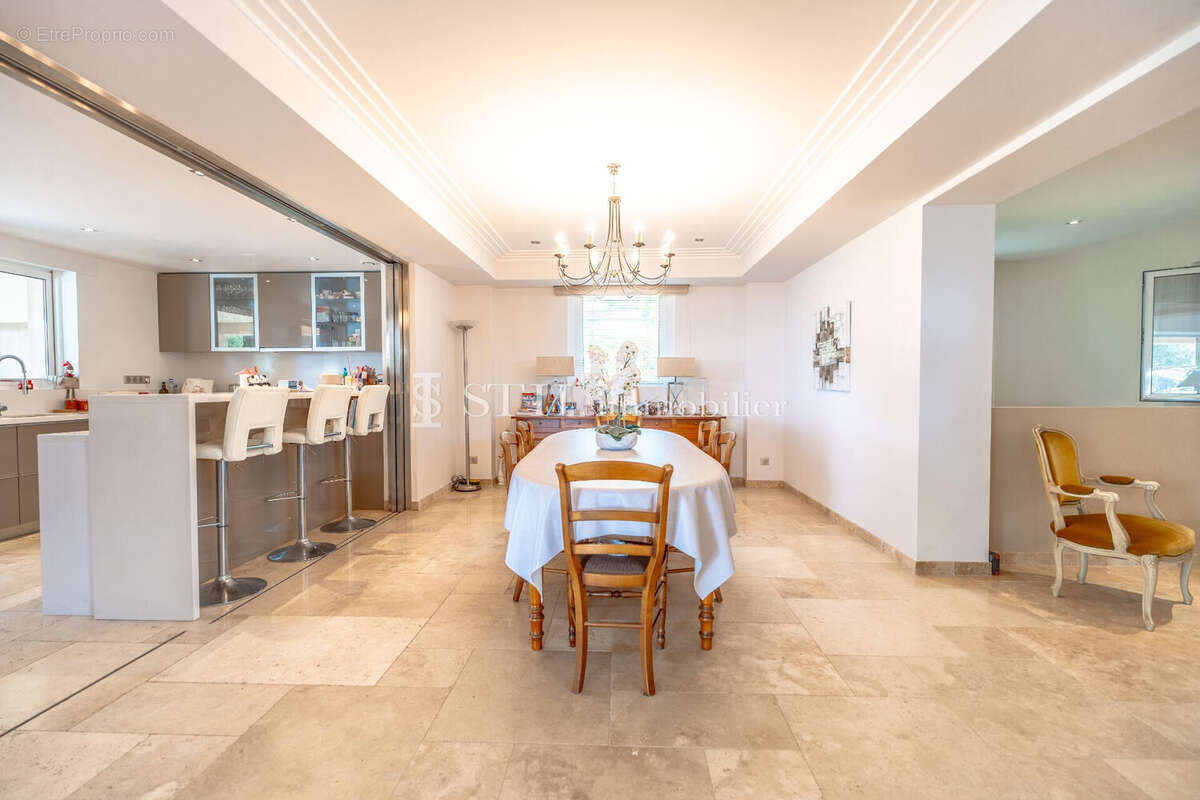 Maison 240 m² à Sainte-Maxime  - photo 4