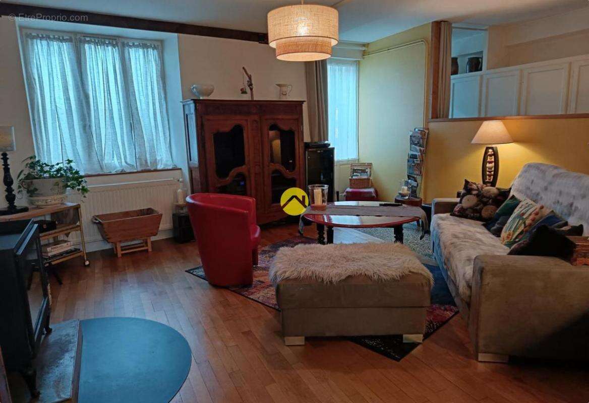 Maison à LE GRAND-BOURG