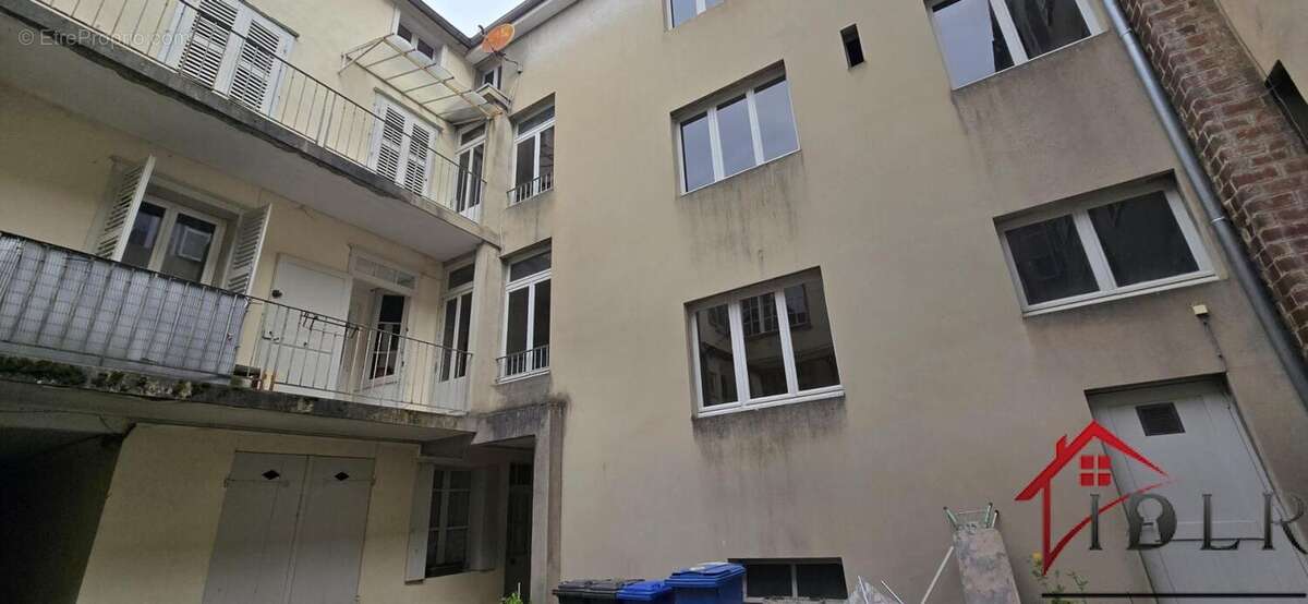 SALINS LES BAINS, Centre-Ville . Immeuble de rapport  289 m2 - photo 21
