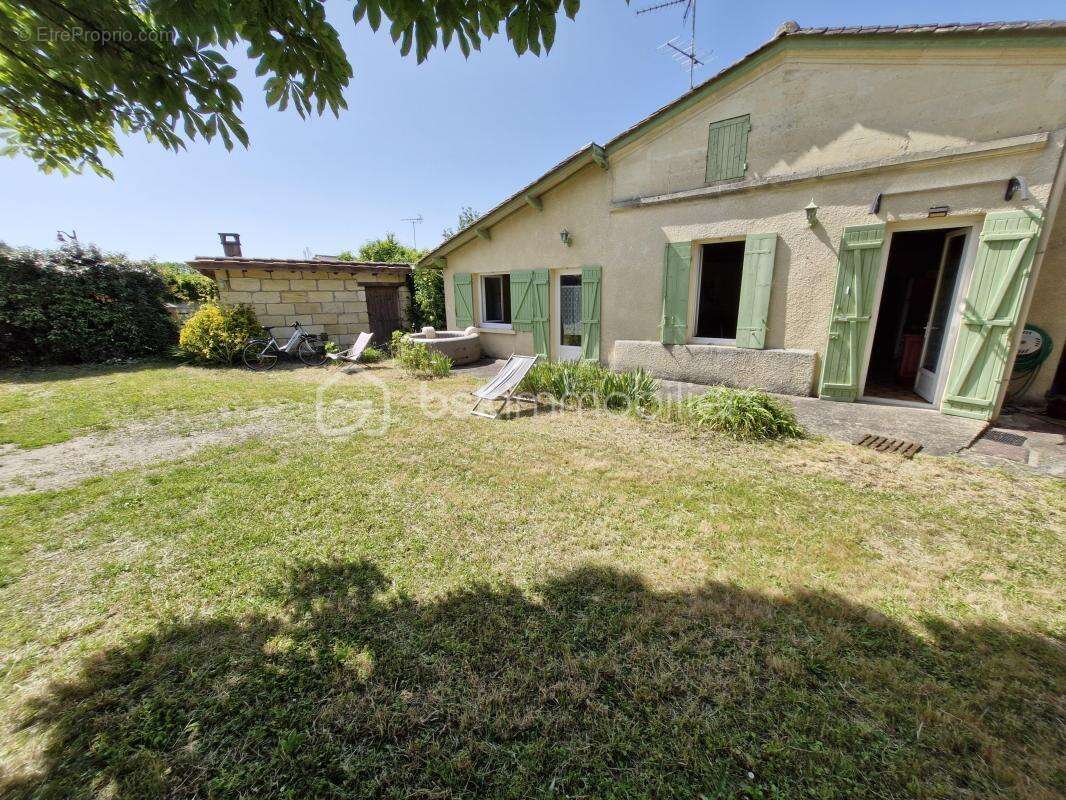 Charmante maison en pierre de 115m2 avec garage et dépendance sur son terrain clos de 800m2 à Camps-sur-l'Isle - photo 16