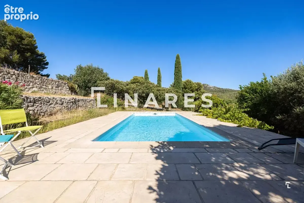 PLEIN SOLEIL - Villa T6 de 206m² - Piscine - Cuisine d'été - Terrain de 3400m² - 13011 LA TREILLE - photo 2