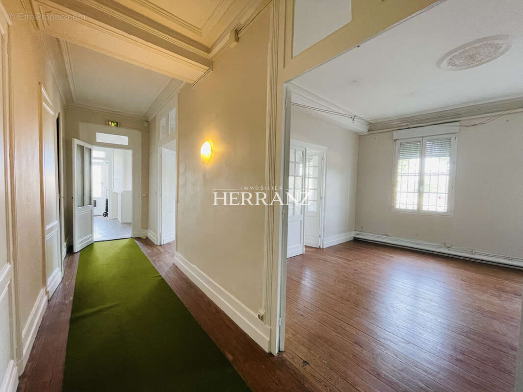 maison, appartement ou local pro de 240m2 - photo 6