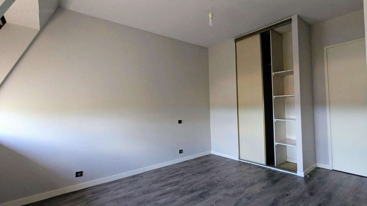 chambre avec placard