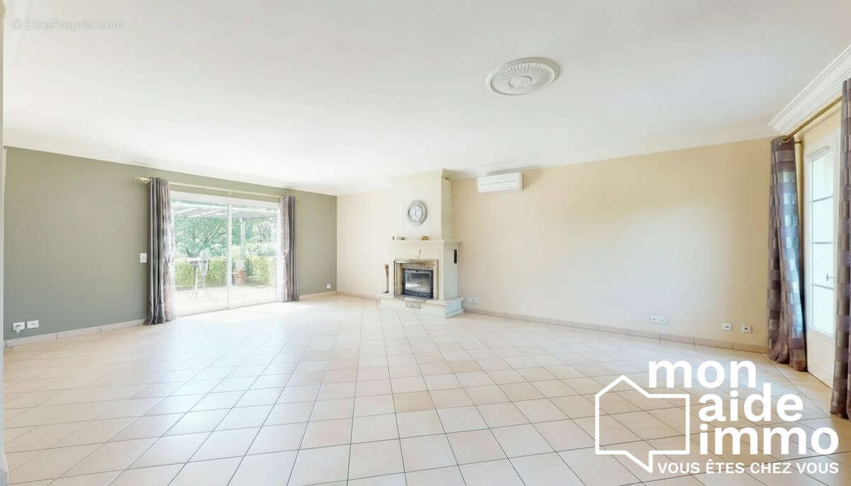 Maison 180 m² à Yvrac  - photo 5