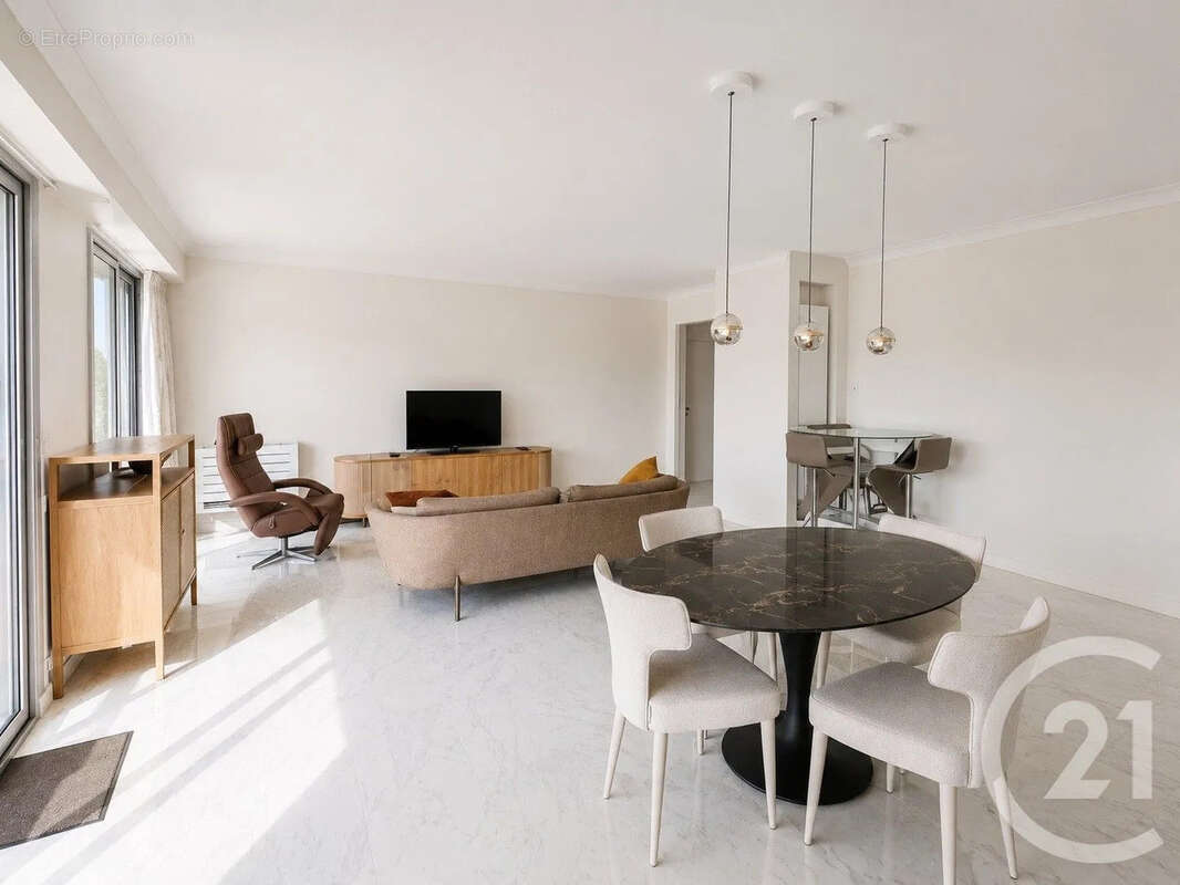 Appartement à ROQUEBRUNE-CAP-MARTIN