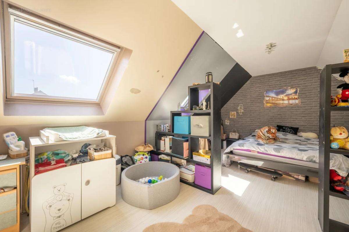 Maison à MEZIERES-SUR-SEINE