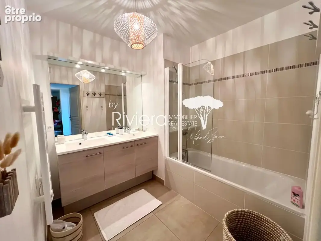 T4 dernier etage avec piscine et double box ! - photo 12