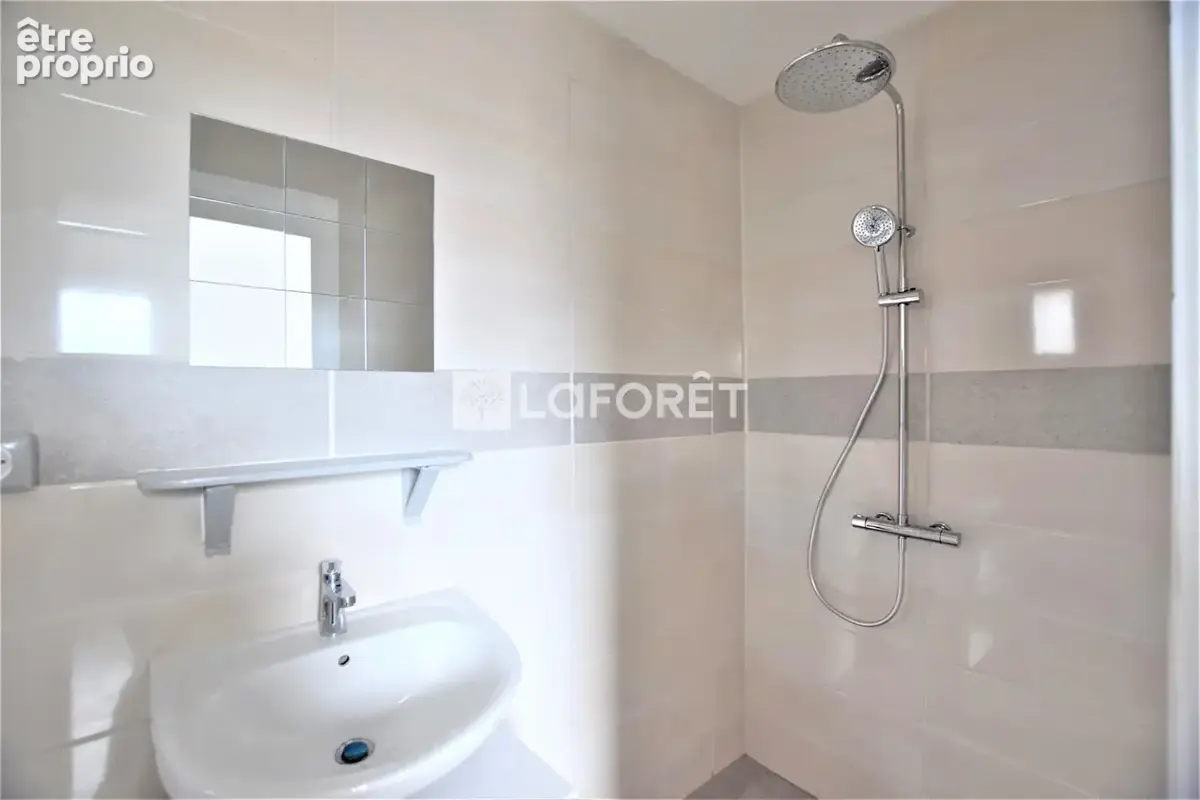 VENTE d'un appartement T3 - 83 m² à CHASSE-SUR-RHÔNE - photo 4