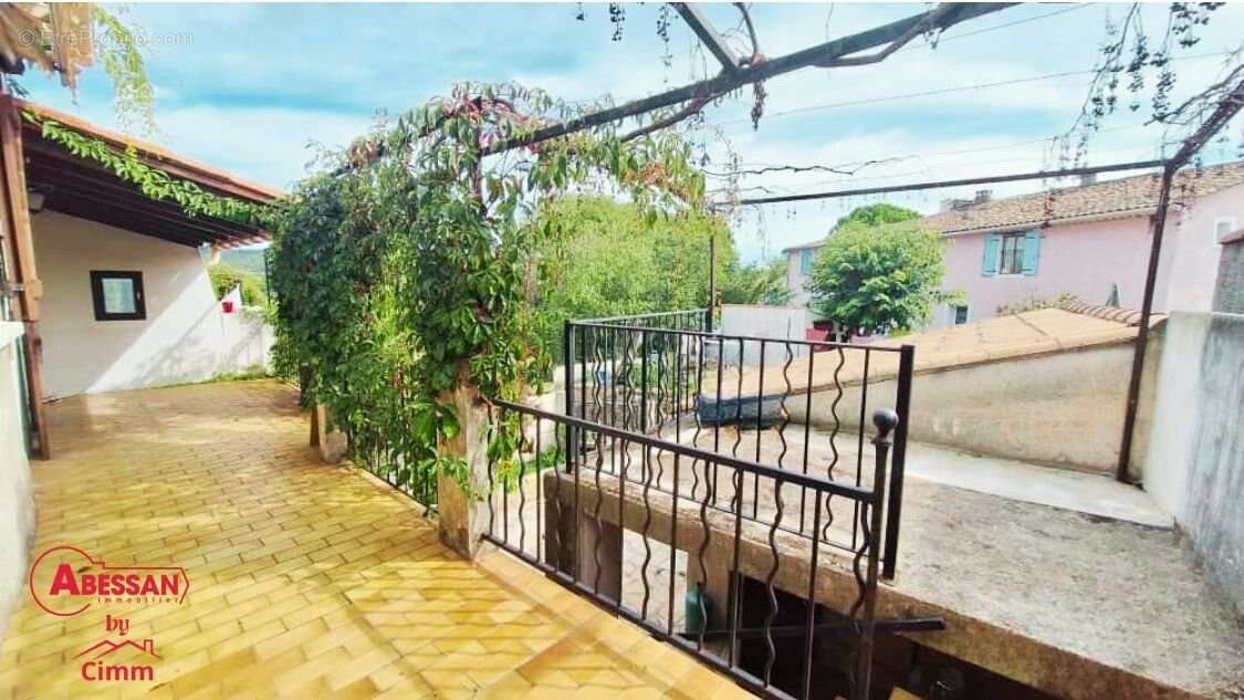 Maison à CANNES-ET-CLAIRAN