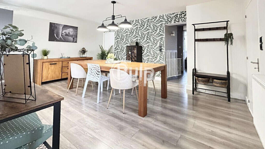 Maison familiale à vendre à avion - 4 chambres, jardin - garage 2 véhicules +moto - sans travaux - photo 4