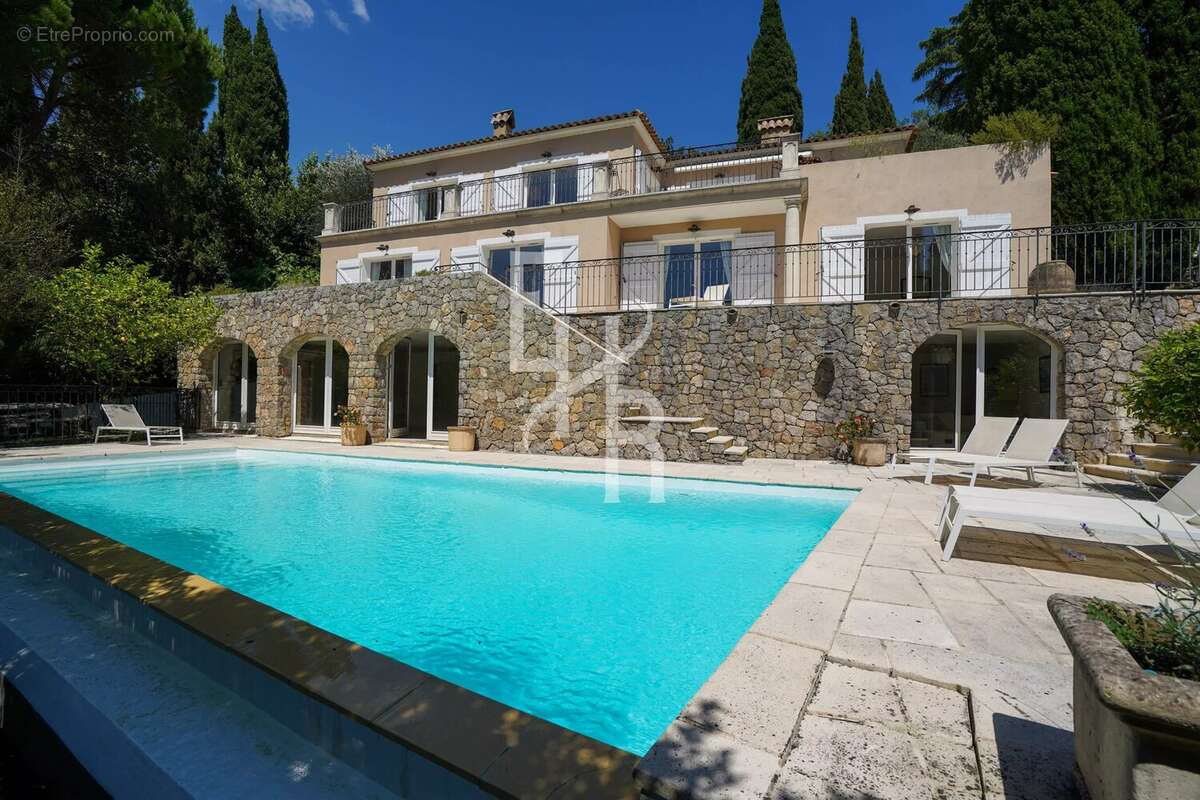 Maison à MOUGINS
