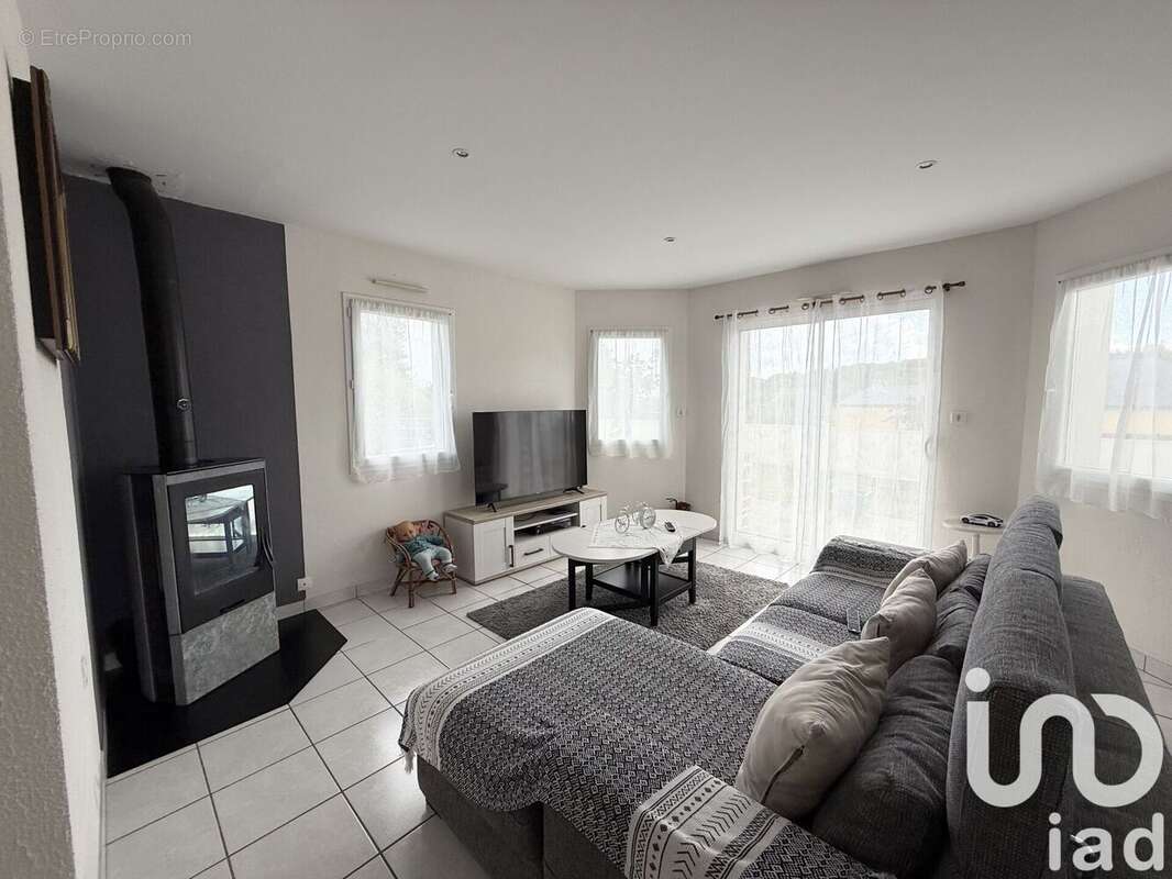 Maison 133 m² à Saint-Urbain  - photo 8