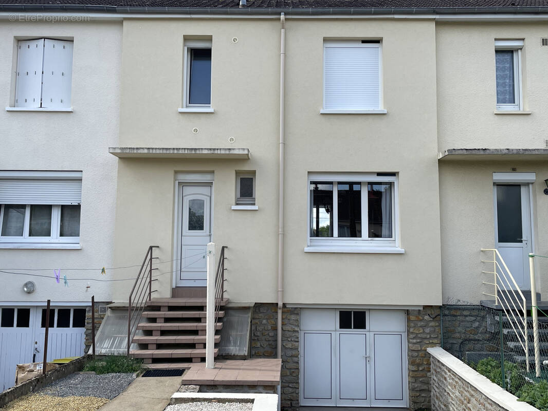 Maison à SABLE-SUR-SARTHE