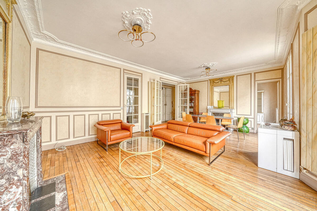 Appartement à PARIS-20E