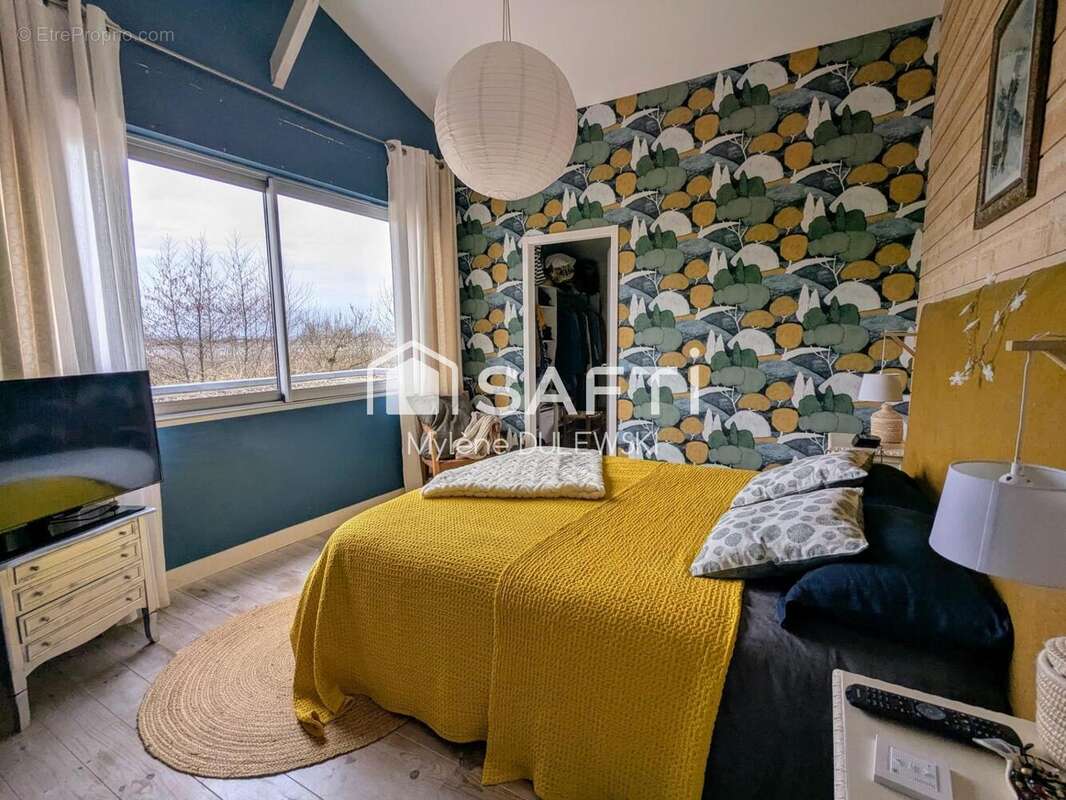 Maison 150 m² à Lalande-De-Pomerol  - photo 4