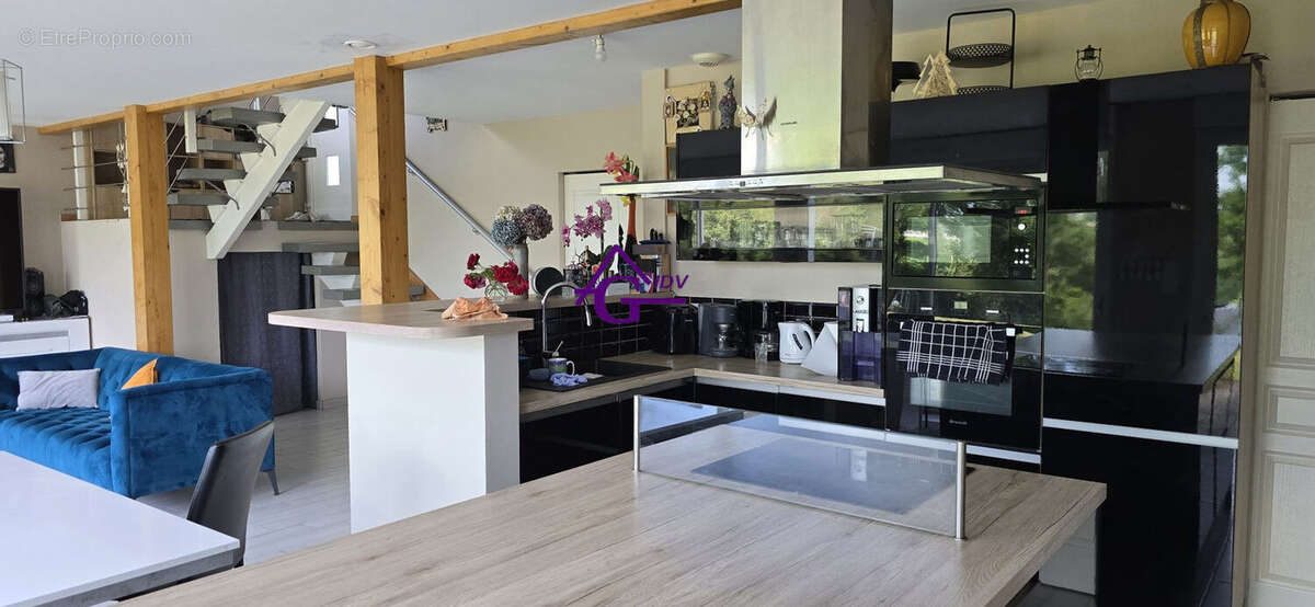 Maison à SAUVETERRE-DE-ROUERGUE