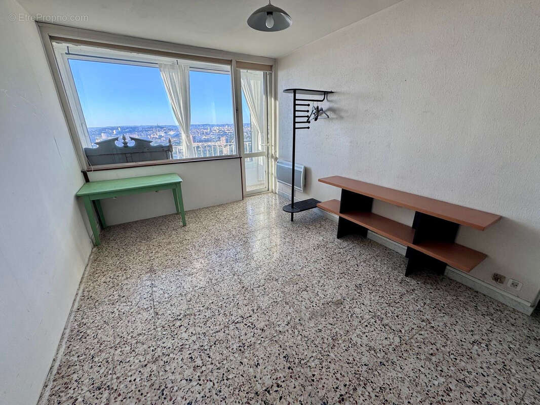 Appartement à MARSEILLE-9E