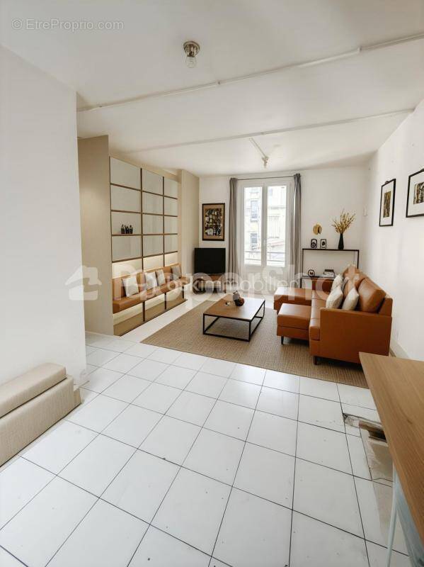 Appartement à LES LILAS