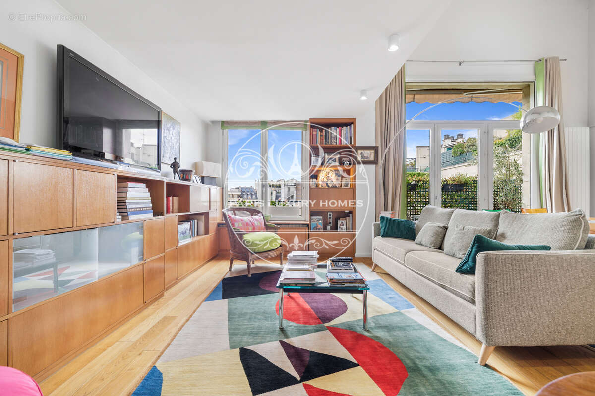 Appartement à PARIS-16E