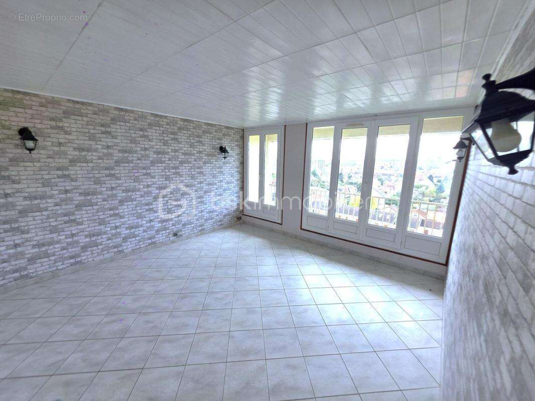 Appartement à NEUILLY-SUR-MARNE