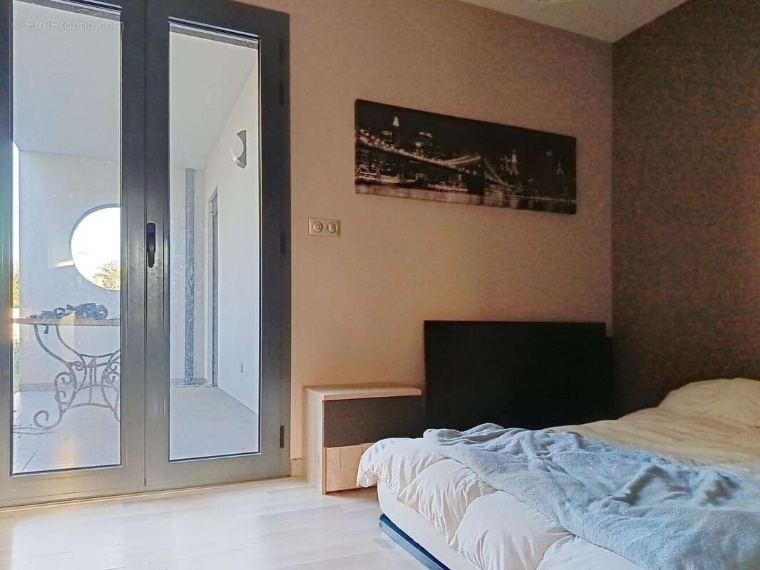 Photo 7 - Maison à PINS-JUSTARET