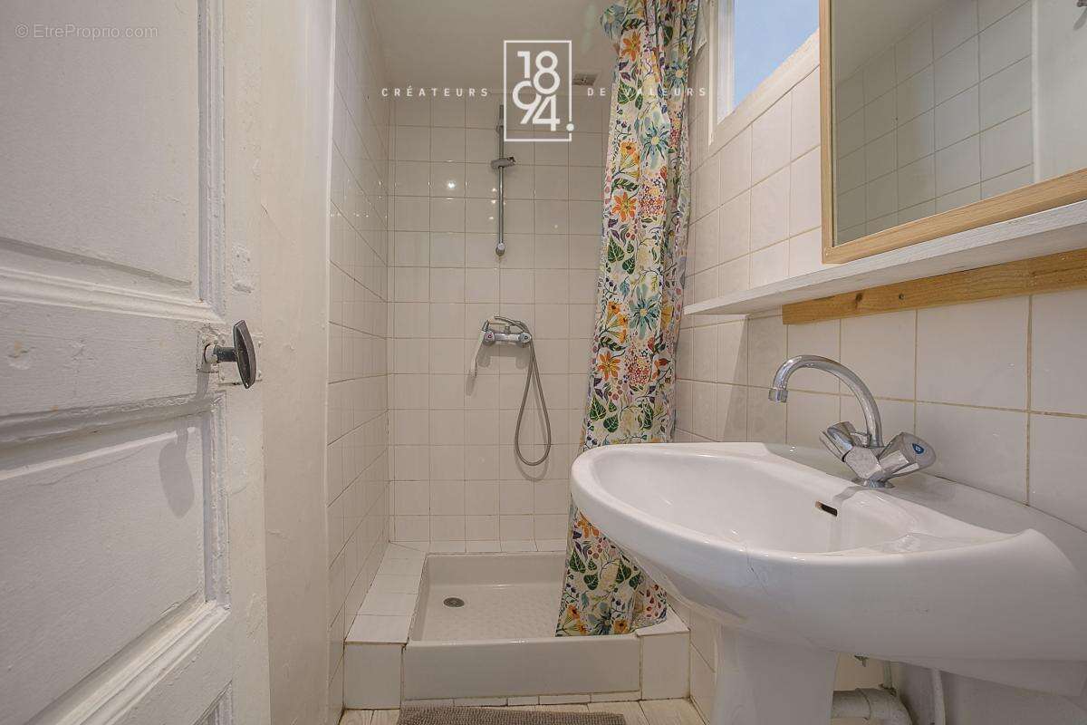 Appartement à MARSEILLE-1E