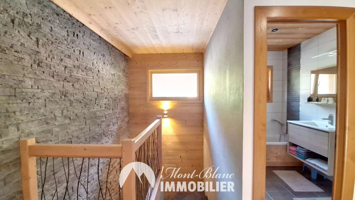 À proximité de Sallanches – Grande maison familiale avec piscine et possibilité d'appartement indépendant - photo 16