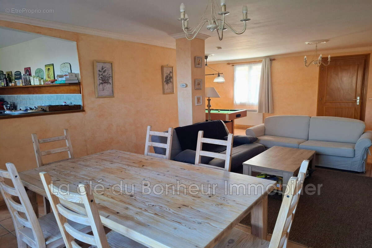 Maison 157 m² à Aiguines  - photo 6