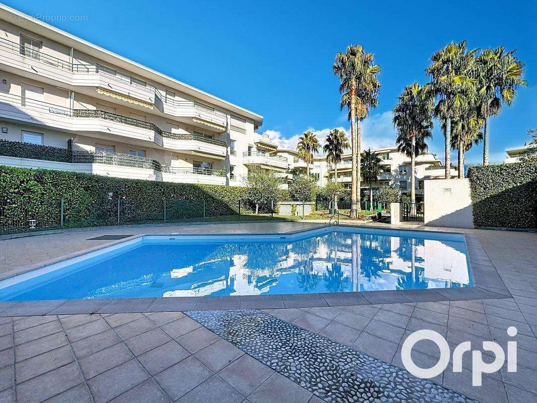 Appartement à VILLENEUVE-LOUBET