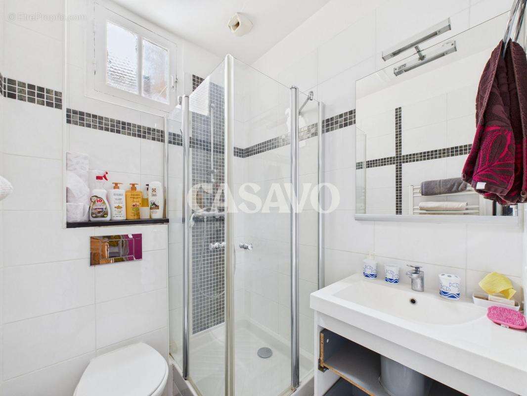 Appartement à LES PAVILLONS-SOUS-BOIS