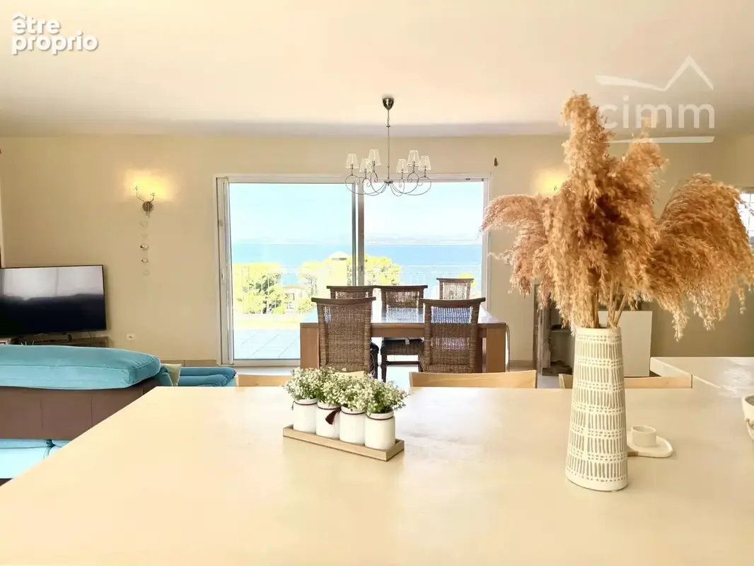 Maison 6 pièces - Vue panoramique sur l'étang de Berre - Plage à 4 min à pied - Vendue meublée - DPE B - photo 10