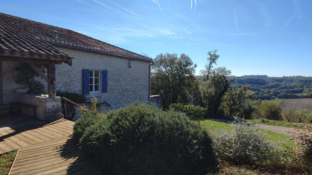 Maison à MONTAIGU-DE-QUERCY